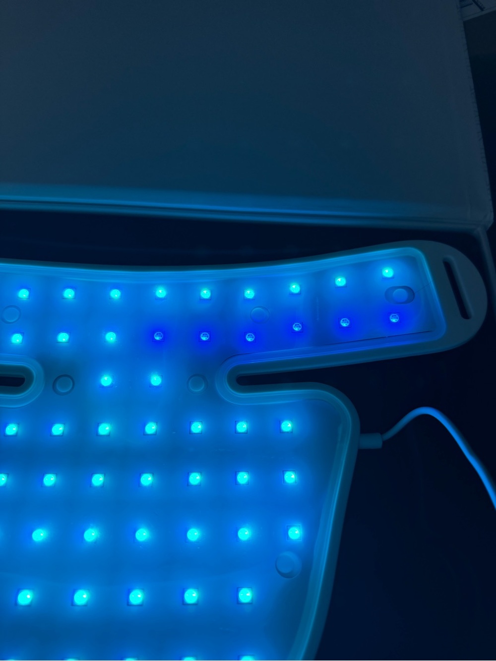 LED Red Light Therapy Face & Neck Mask - Picture 4 of 15